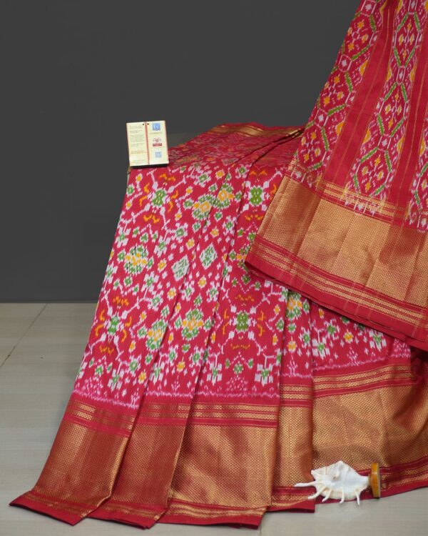 Pochampally Sarees Weavers