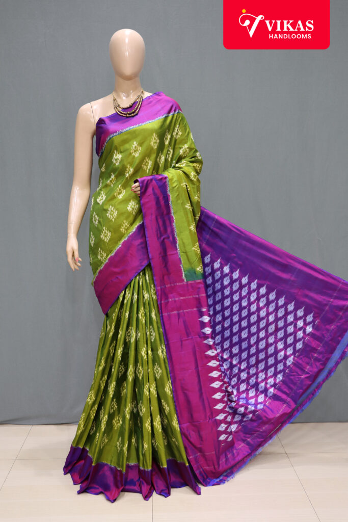 Green - Mercerised Cotton Handloom Pochampally Ikat Saree 13